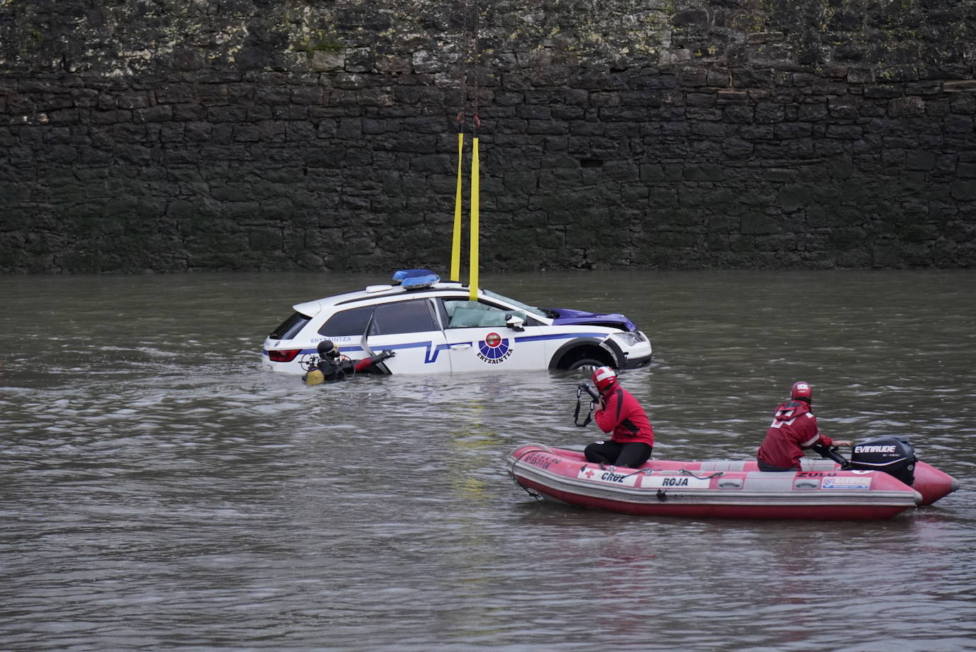 El otro agente que se encontraba en el vehículo en el momento del accidente ha sido trasladado al hospital 