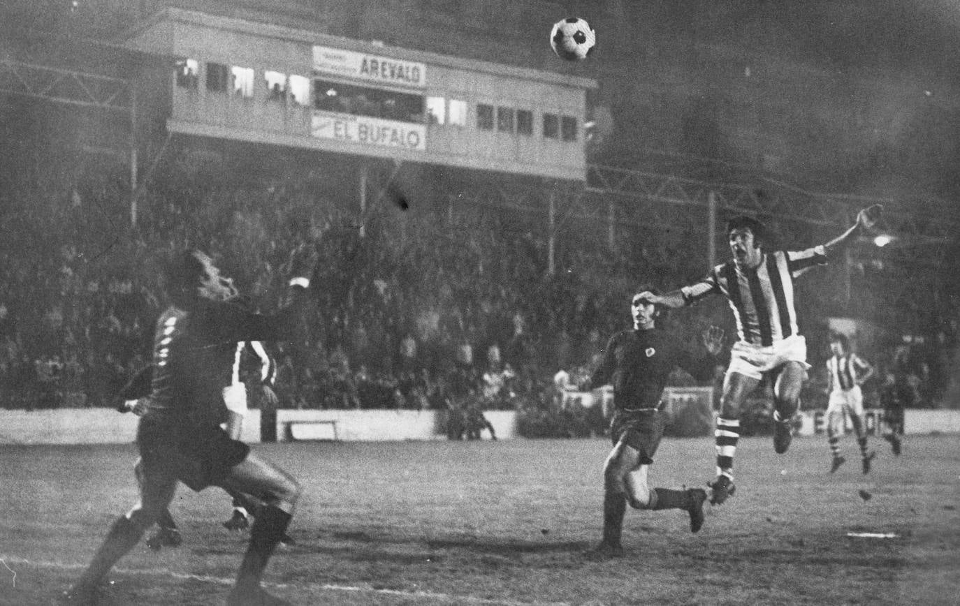 'Gaztelu' rematando de cabeza.