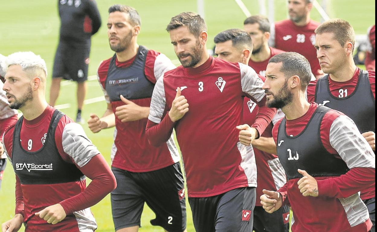 Sol, Burgos, Venancio y Sielva, entre otros, entrenan enAtxabalpe. 