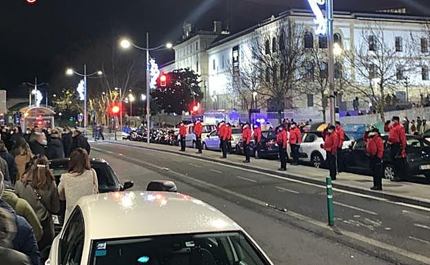 Última despedida al ertzaina fallecido tras caer al río Urumea