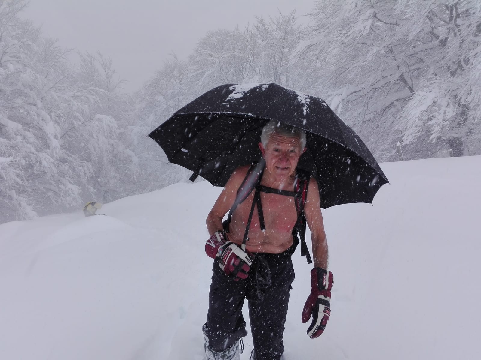 Fotos: La Fonda de Urbia se vuelve blanca