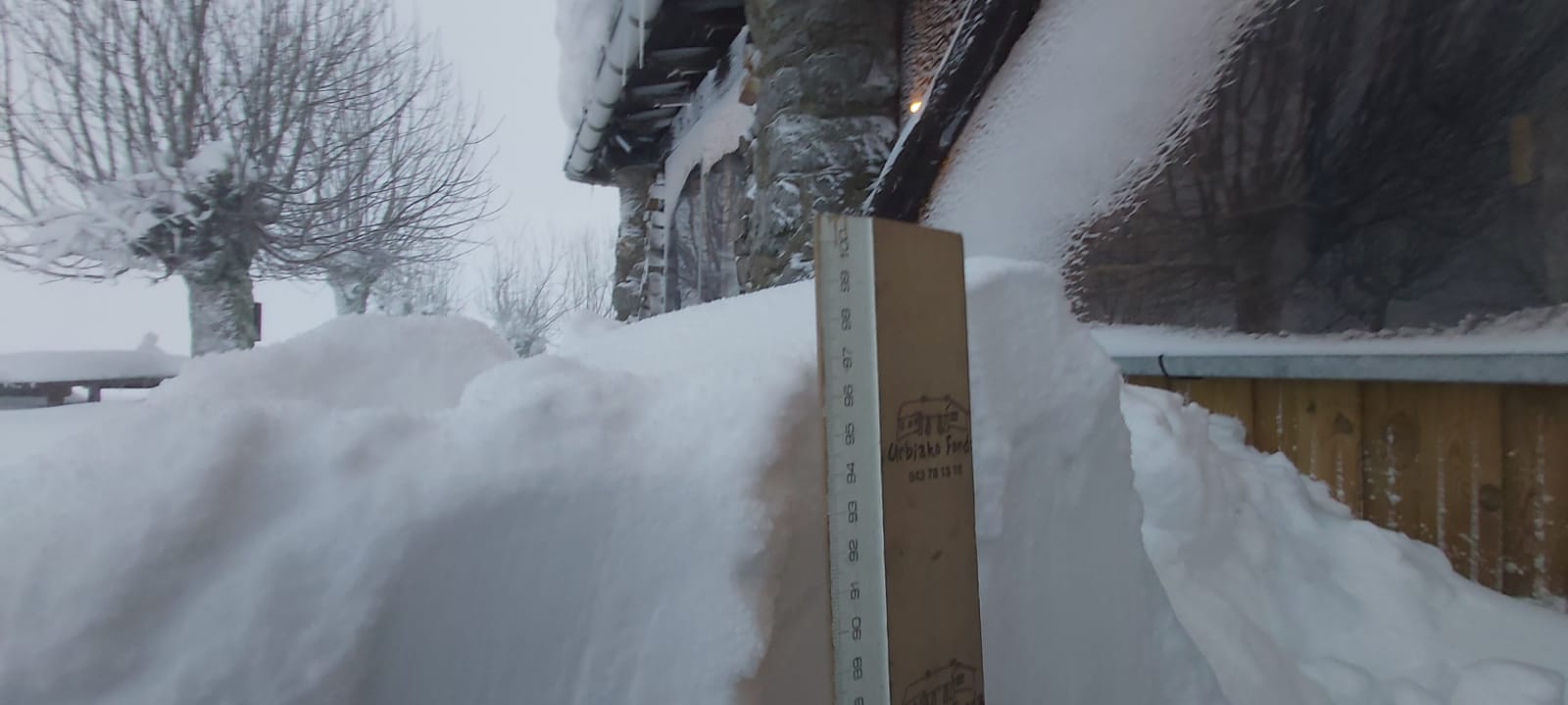 Fotos: La Fonda de Urbia se vuelve blanca