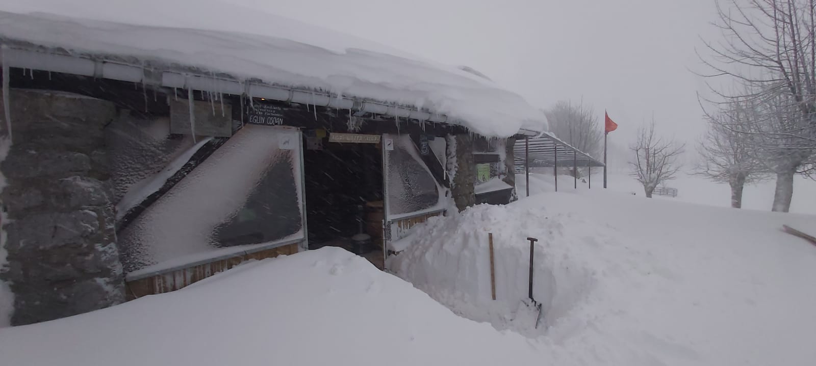 Fotos: La Fonda de Urbia se vuelve blanca