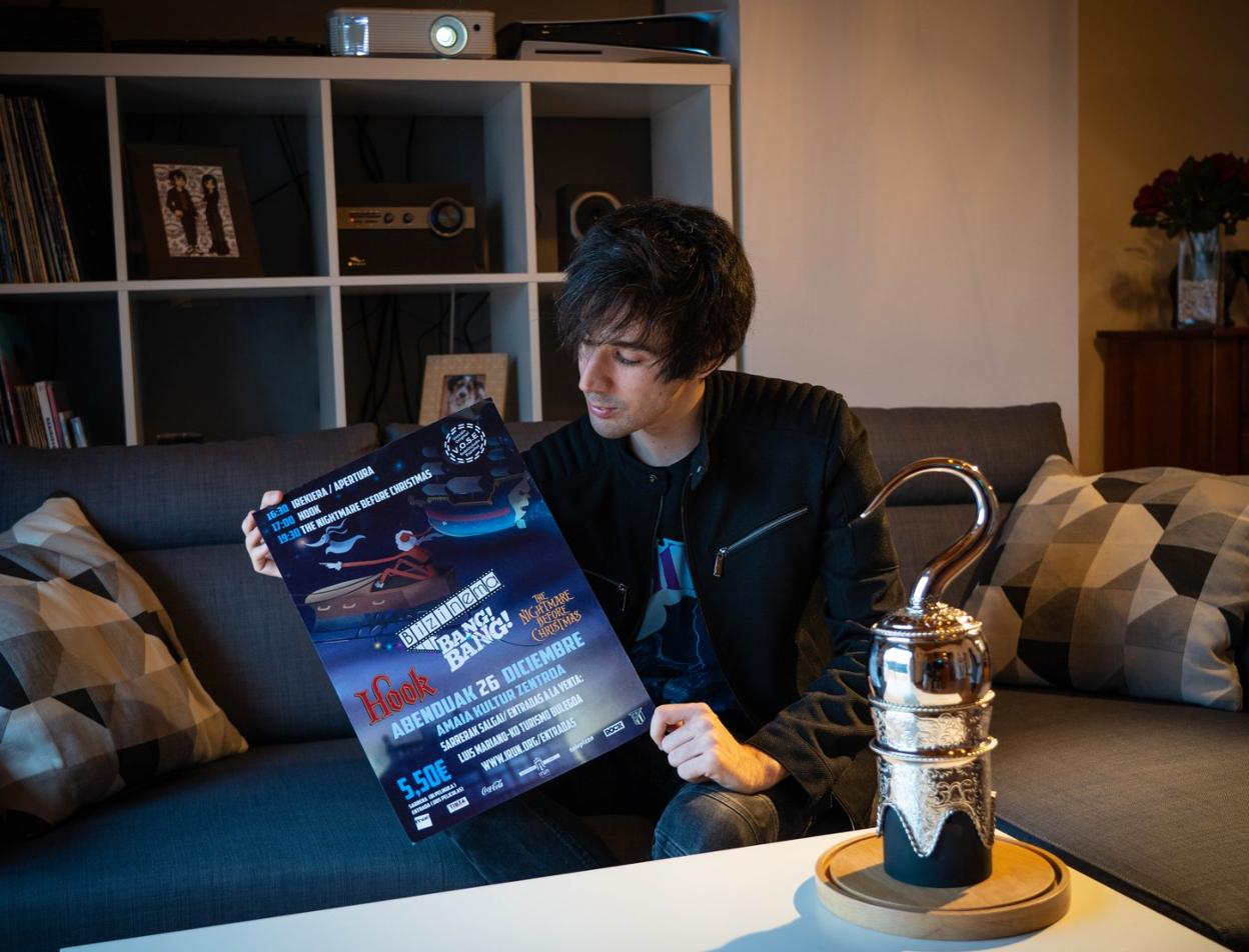 Albert apoyó con sus tesoros de 'Hook' al equipo de Bizinema Bang Bang para que la última sesión fuera muy especial. 