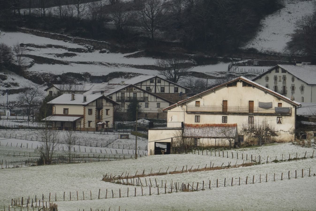 Los termómetros han marcado mínimas por debajo de los cero grados en buena parte de Gipuzkoa. La mínima la ha vuelto a marcar esta pasada madrugada Berastegi con -7,1 grados