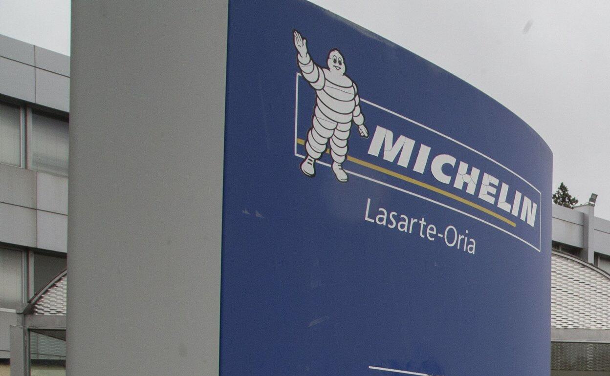 Entrada de la planta de Michelin en Lasarte .