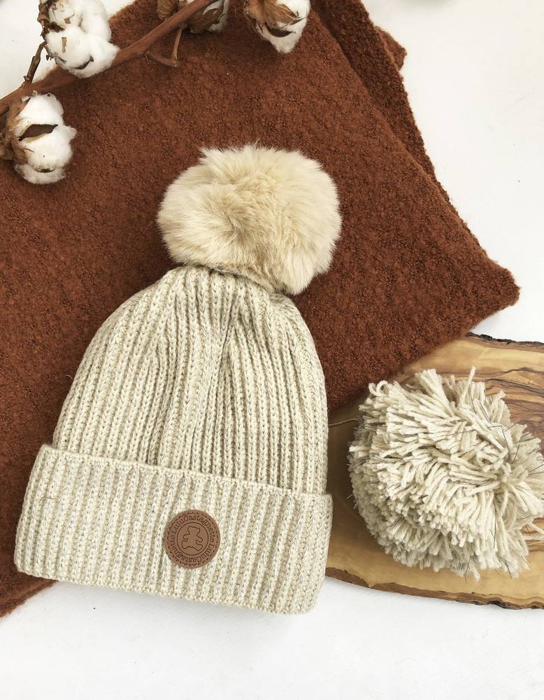 Encontrar y seleccionar la prenda perfecta en el periodo de rebajas no es una tarea sencilla. Lo que sí te podemos asegurar es que el mejor periodo de descuentos del año para adquirir «esa pieza inaccesible» es ésta. Elige básicos imprescindibles «para toda la vida» como estos abrigos, camisas y 'tops' basicos, 'jeans', botas, botines... Todo ello pensado para conseguir una experiencia de compra completa que te deje totalmente satisfecha y convencida. ¡Inspírate!