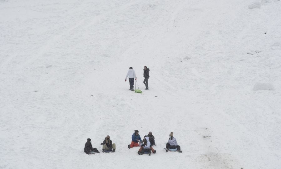 Los copos de nieve cubren las localidades de mayor altitud del territorio