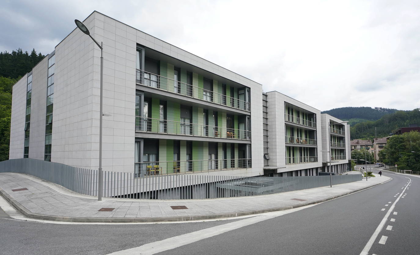 La residencia Debagoiena de Aretxabaleta registra todavía 43 casos activos.