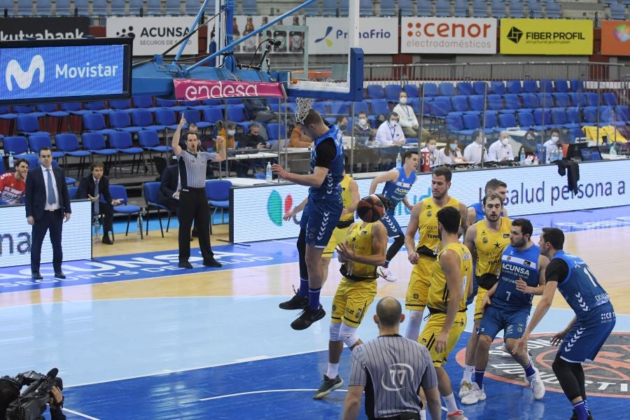 Los guipuzcoanos desperdiciaron una ventaja de seis puntos en los últimos instantes pero lograron una agónica victoria