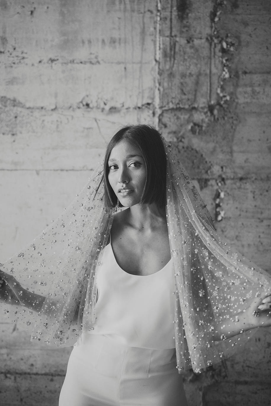 'Love by OTADUY' es una nueva marca nativa digital, y todos los diseños se venderán exclusivamente 'online'. En la 'e-shop', cada novia encontrará el look completo, incluyendo los complementos