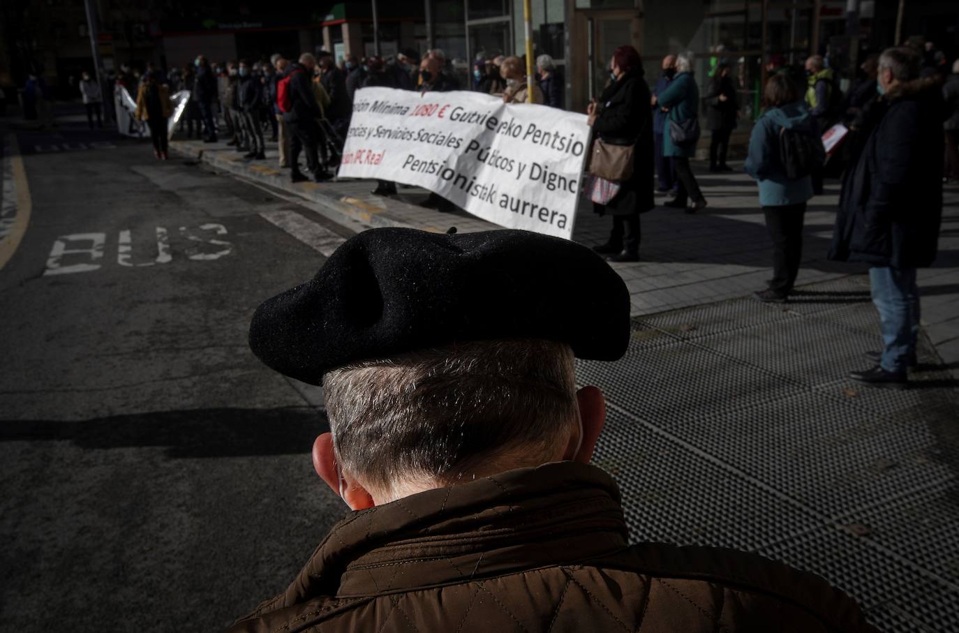 Concentración de pensionistas en Navarra en defensa de las pensiones públicas 