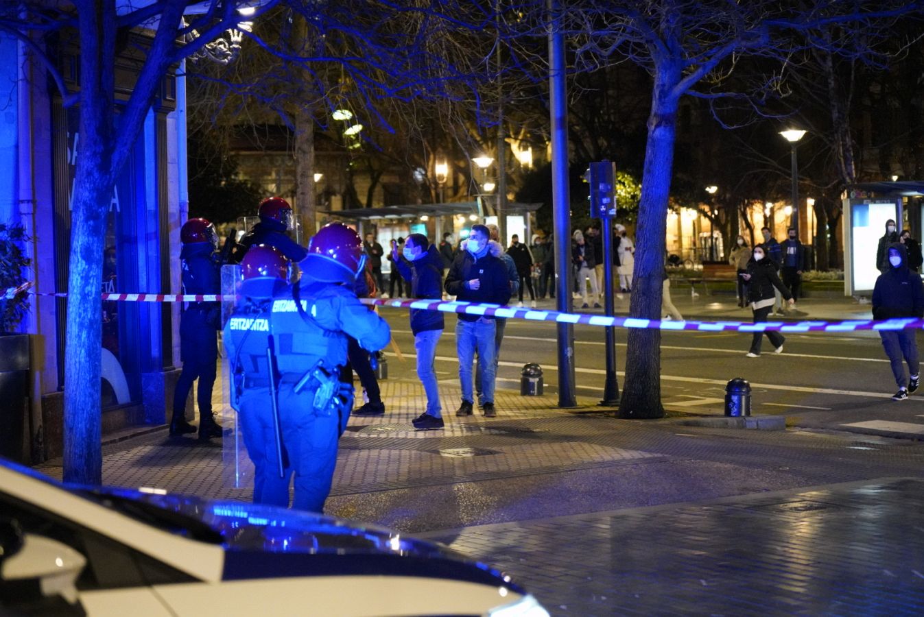 Fotos: Incidentes en la Parte Vieja empañan el día de San Sebastián a última hora