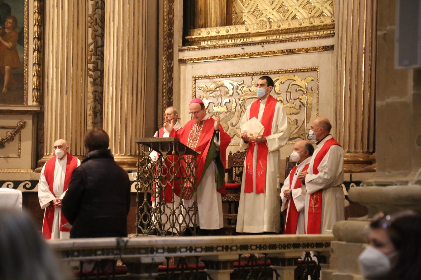 Fotos: Las imáganes de la misa en Santa María
