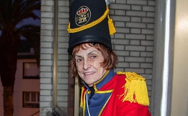 Ana Etxeberria, escuchando la marcha.