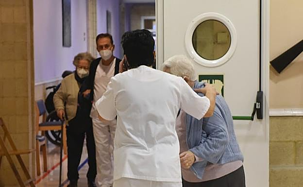 Gipuzkoa inoculará a 73.000 personas mayores de 80 años a partir de marzo 