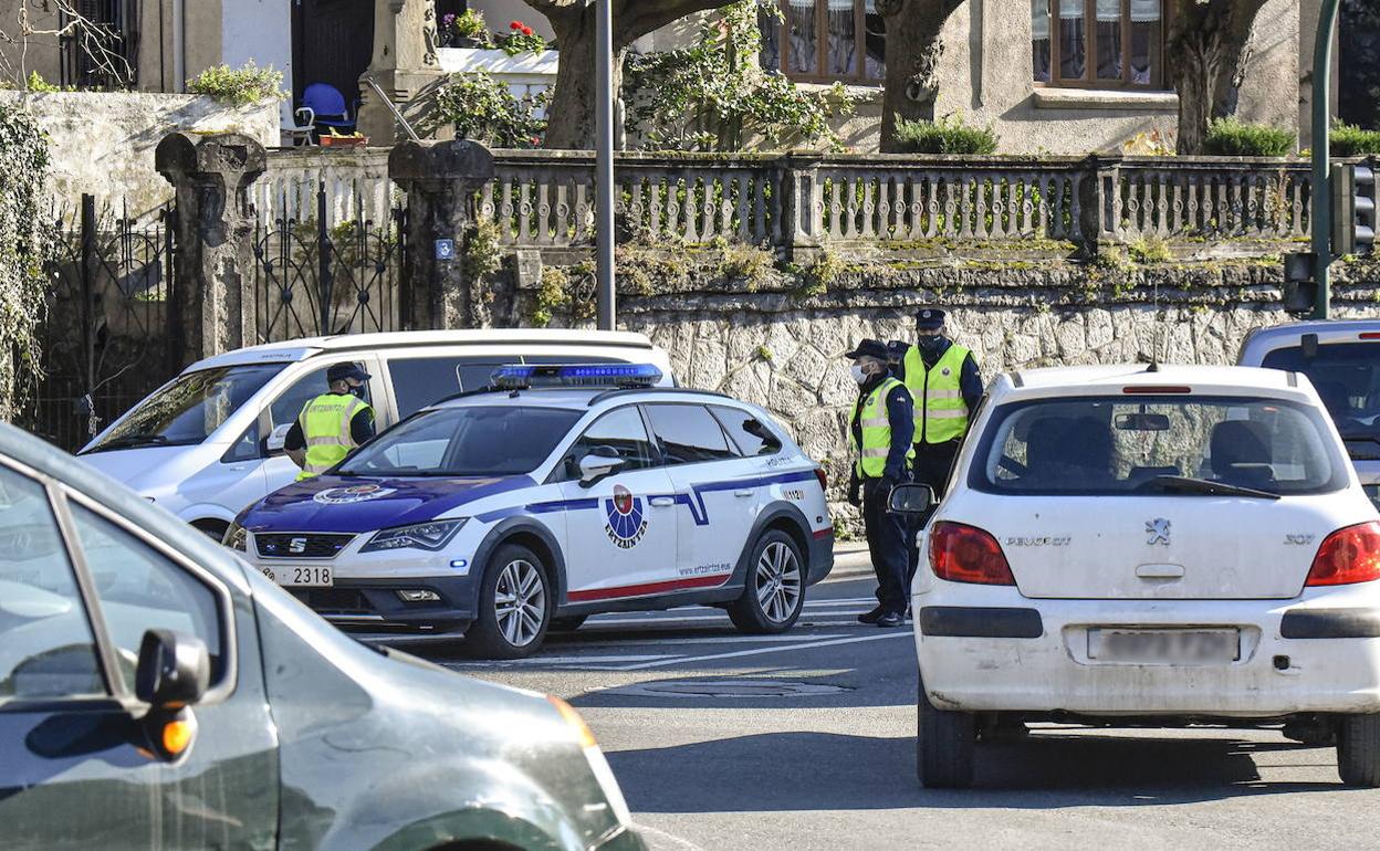 Imagen de un control policial en Tolosa.