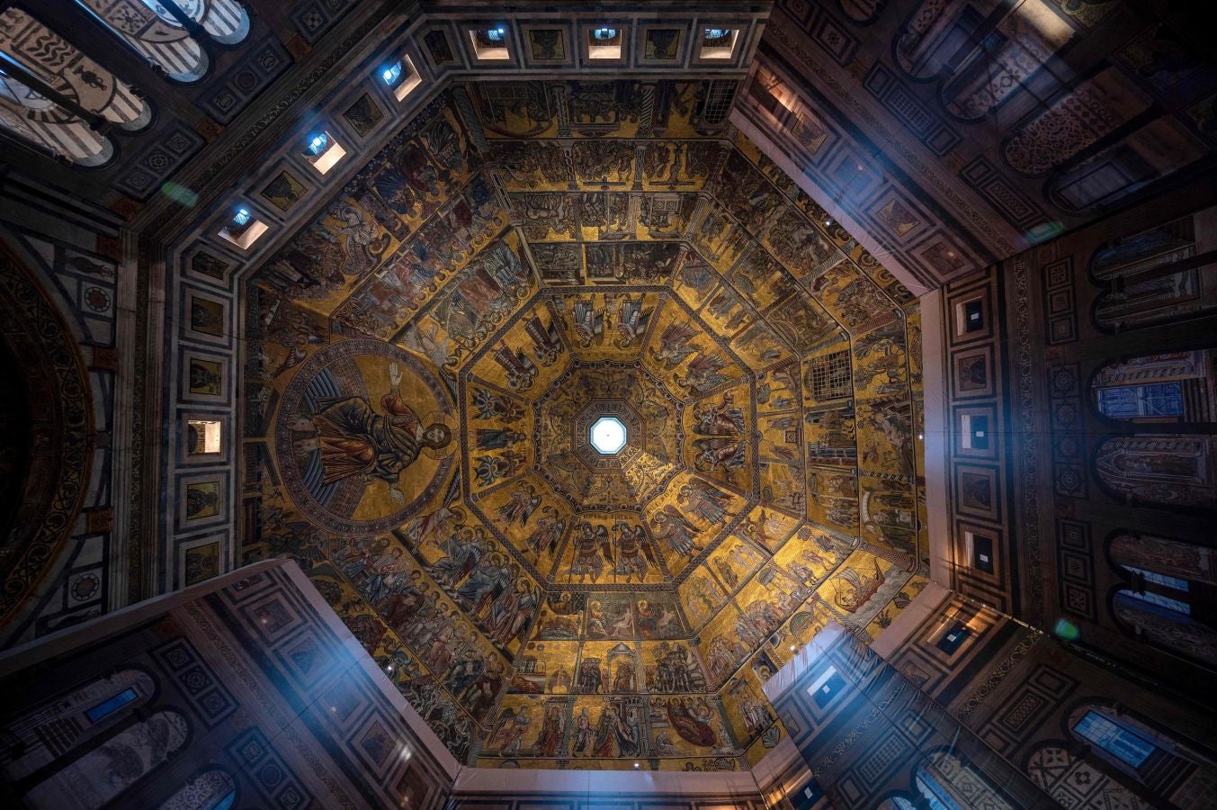 El Museo dell'Opera del Duomo en Florencia se encuentra en proceso de restauración. Los operarios cuidan al mínimo detalle las obras artísticas para que vuelvan a lucir como el primer día.