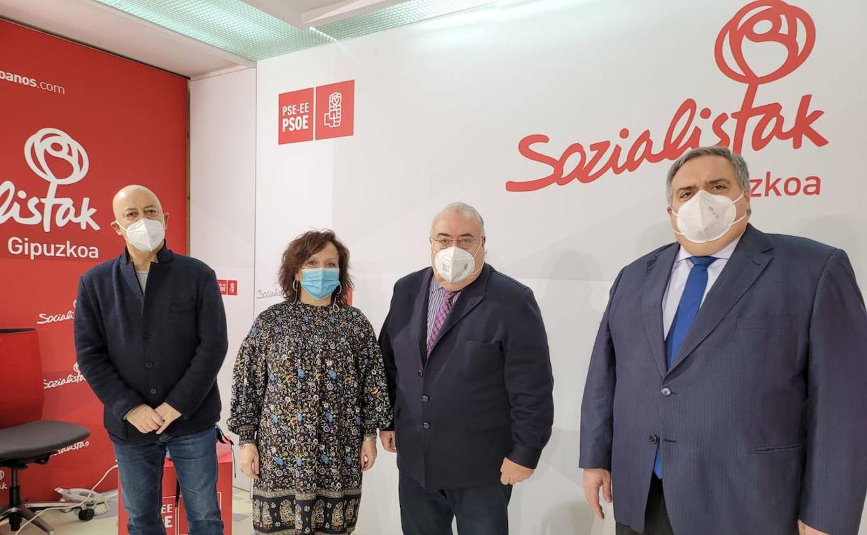 Elorza, Liberal, Rodríguez y Oleaga, hoy en la sede del PSE en Donostia.