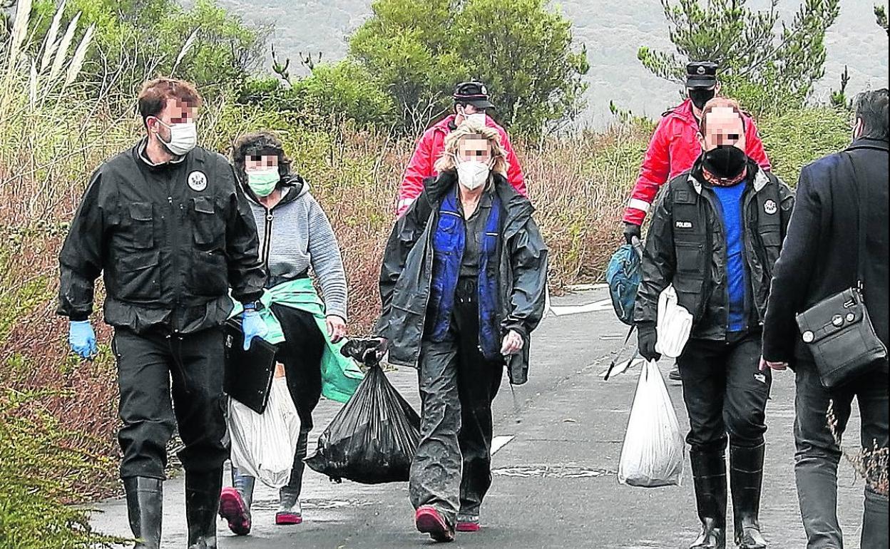 La Ertzaintza mantiene abierta la investigación por los restos humanos hallados el pasado viernes en Barrika