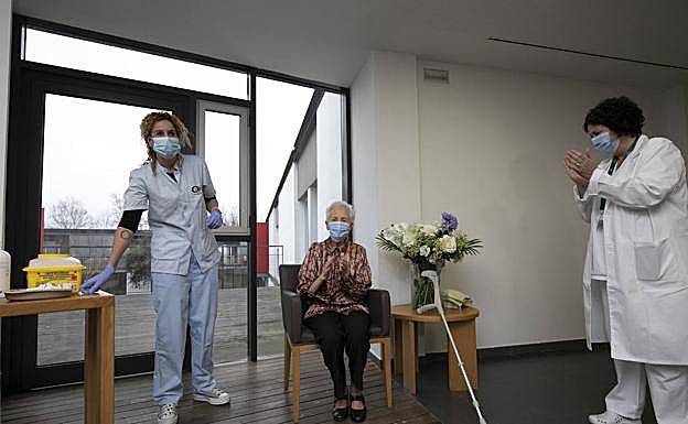 En la residencia Caser de Hondarribia respiran «tranquilos» con la inmunidad 