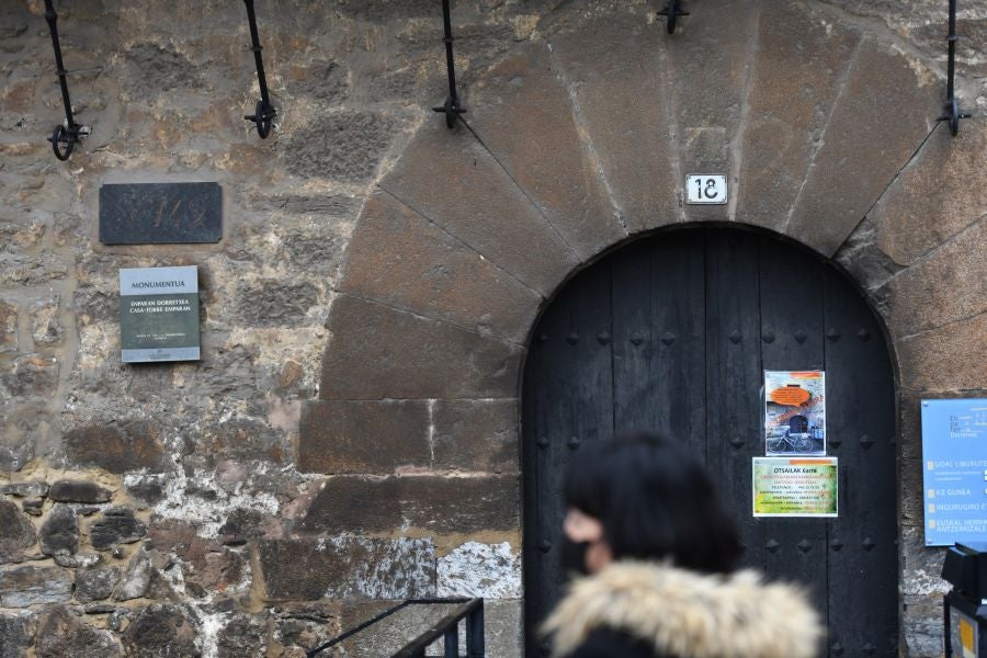 Azpeitia cierra sus edificios públicos y cancela todos los actos durante quince días.