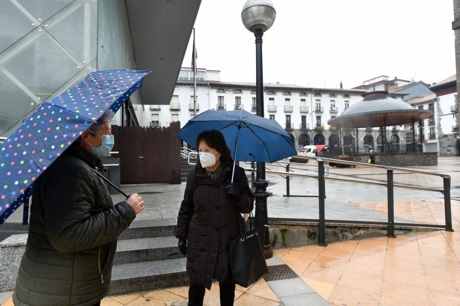 Azpeitia cierra sus edificios públicos y cancela todos los actos durante quince días.