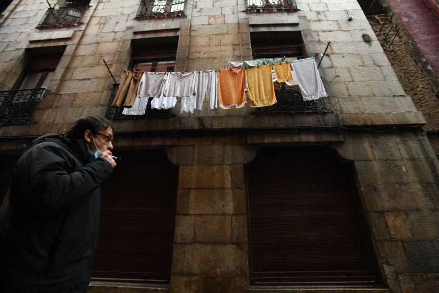 Azpeitia cierra sus edificios públicos y cancela todos los actos durante quince días.