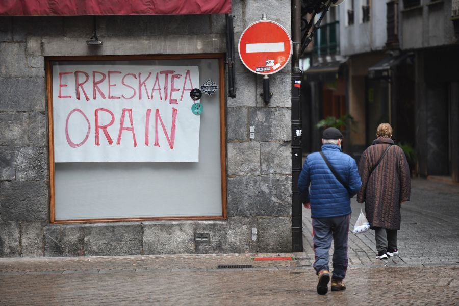 Azpeitia cierra sus edificios públicos y cancela todos los actos durante quince días.