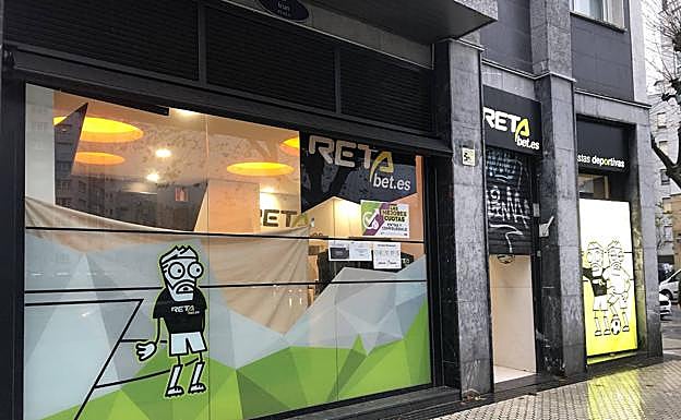 Local de Retabet, en la plaza de Irun de Amara-Berri. 