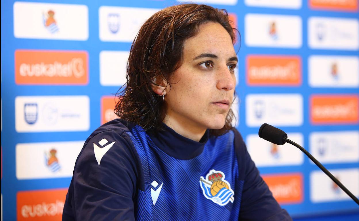 La entrenadora de la Real, Natalia Arroyo, en la rueda de prensa de hoy. 