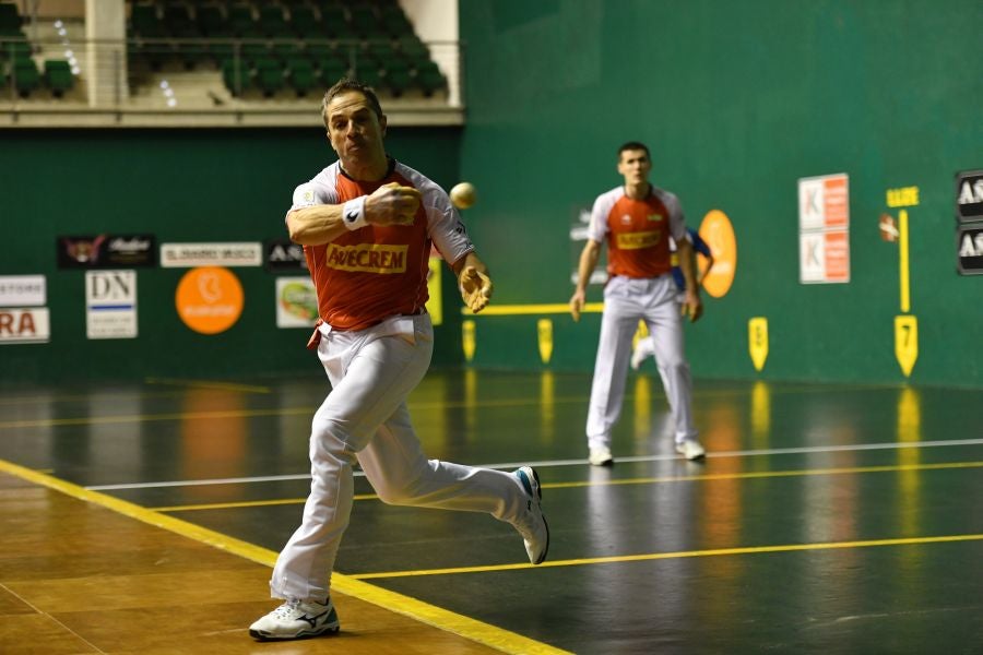 Campeonato de parejas: Joseba Ezkurdia se come a Aimar Olaizola II y Beñat Rezusta. 