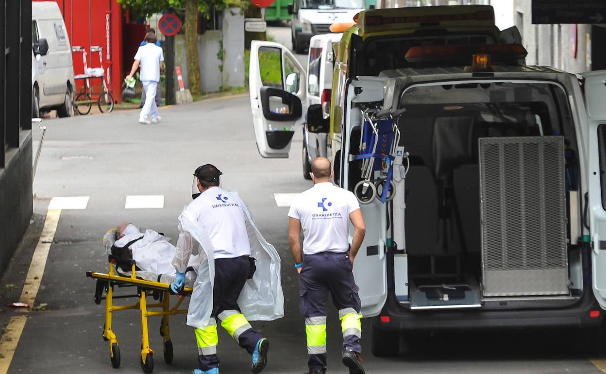 El número de fallecidos por Covid marca el récord de la tercera ola en Euskadi