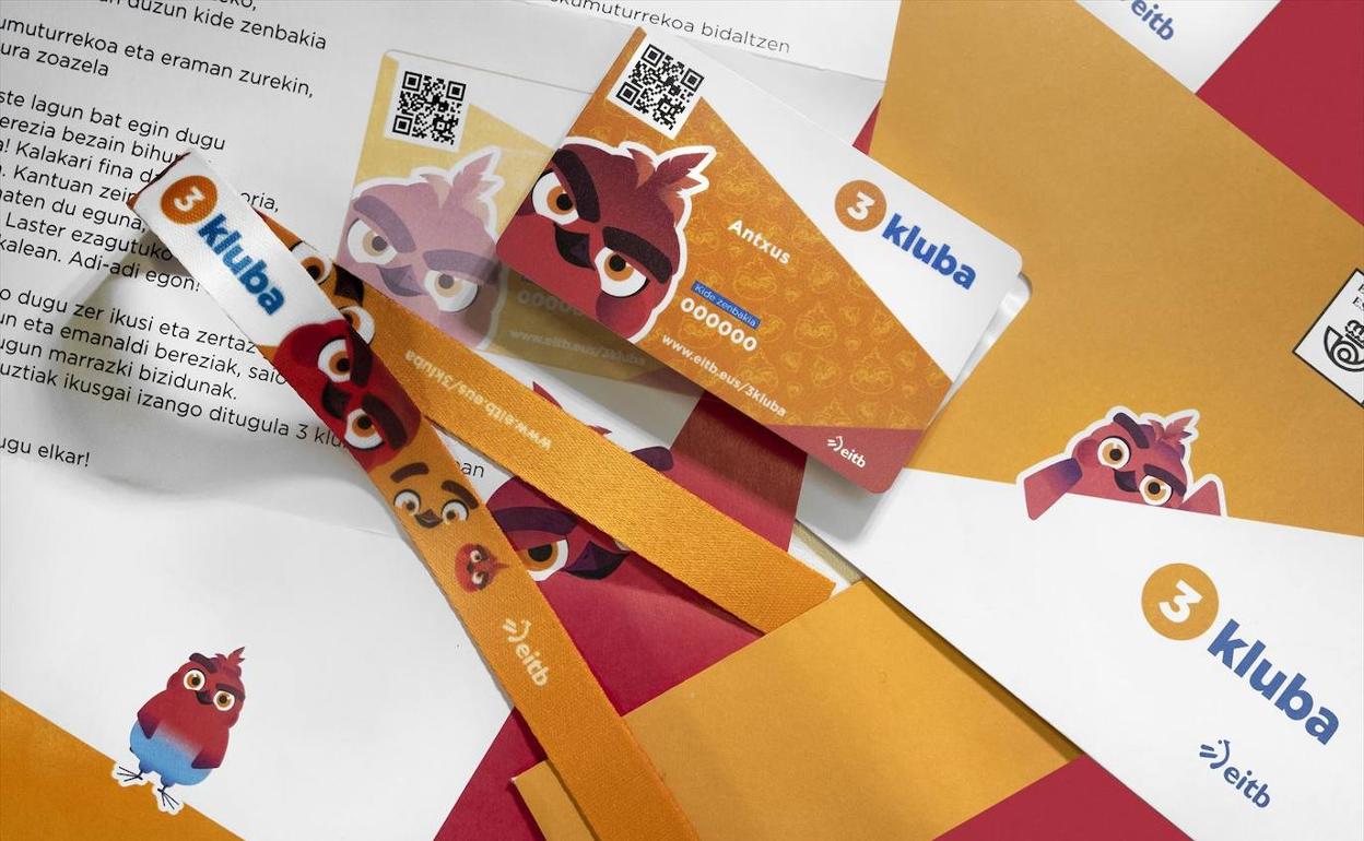 3 klubak Antxus maskota berria estreinatu eta kide txartela igorri die bazkideei