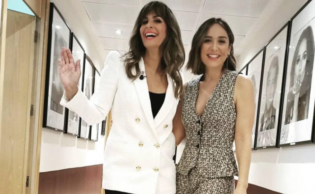 Tamara Falcó luce un 'total look' de Isabel Zapardiez.