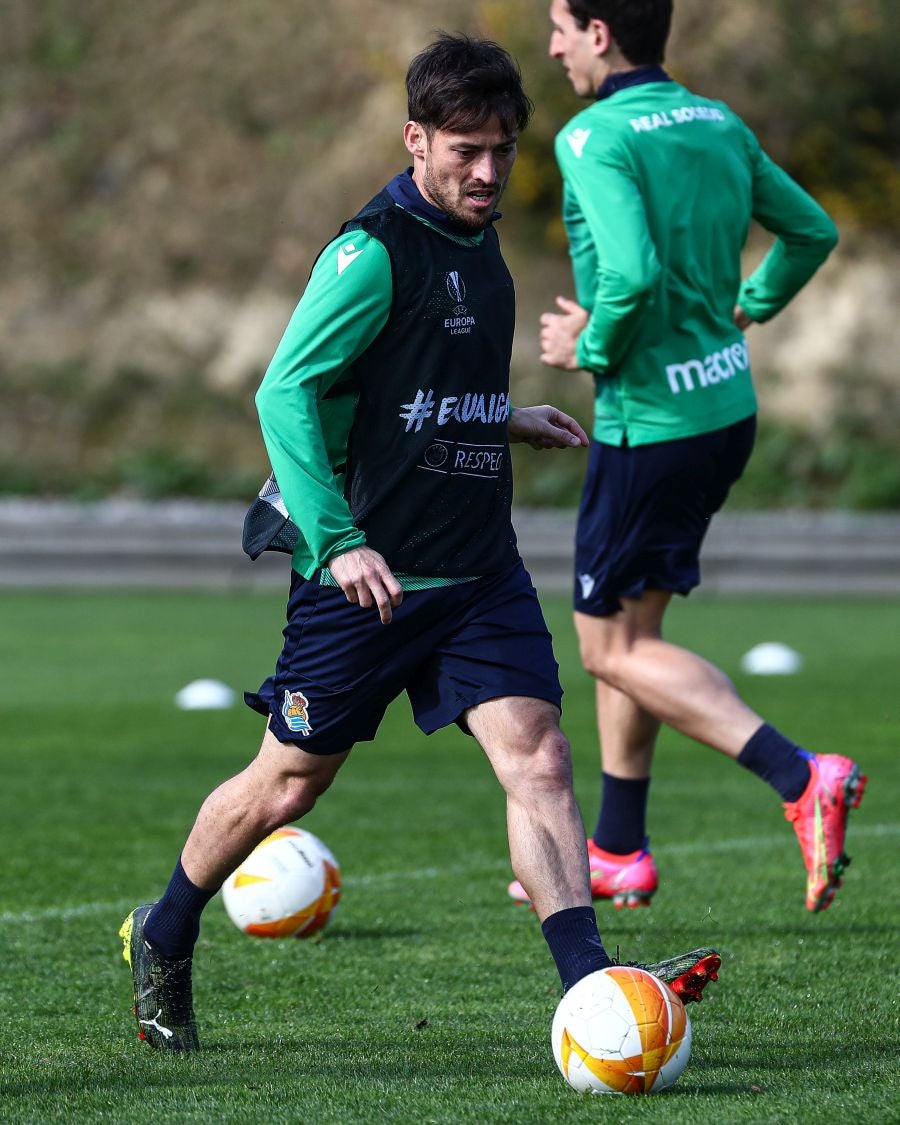 La Real Sociedad ha llevado a cabo la última sesión preparatoria en Zubieta antes de viajar a Turín donde se medirá mañana a las 18.55 horas ante el Manchester United.