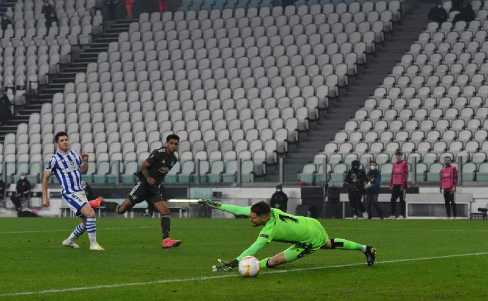 La imagen de Rashford, que anota el tercero ante Zubeldia y Remiro, resumió lo que fue el partido.