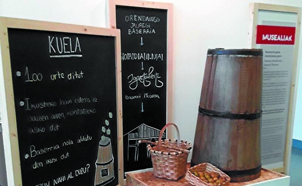 Kono-enbor formako zurezko ontzia da kuela. 