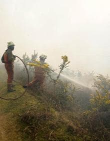 Imagen secundaria 2 - El mayor incendio en una década en Gipuzkoa