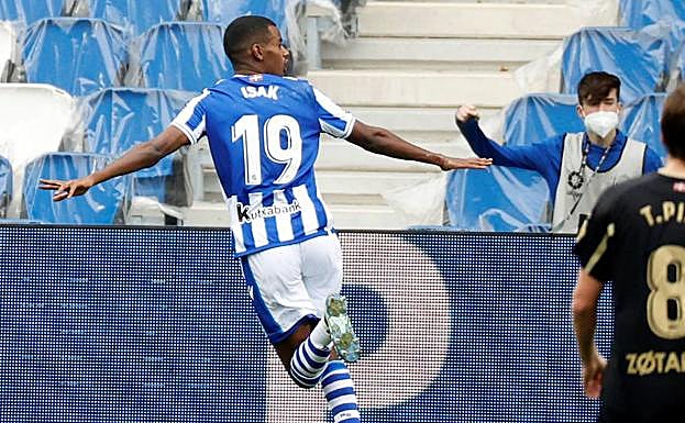 Isak, en el nombre de Kovacevic y Aldridge