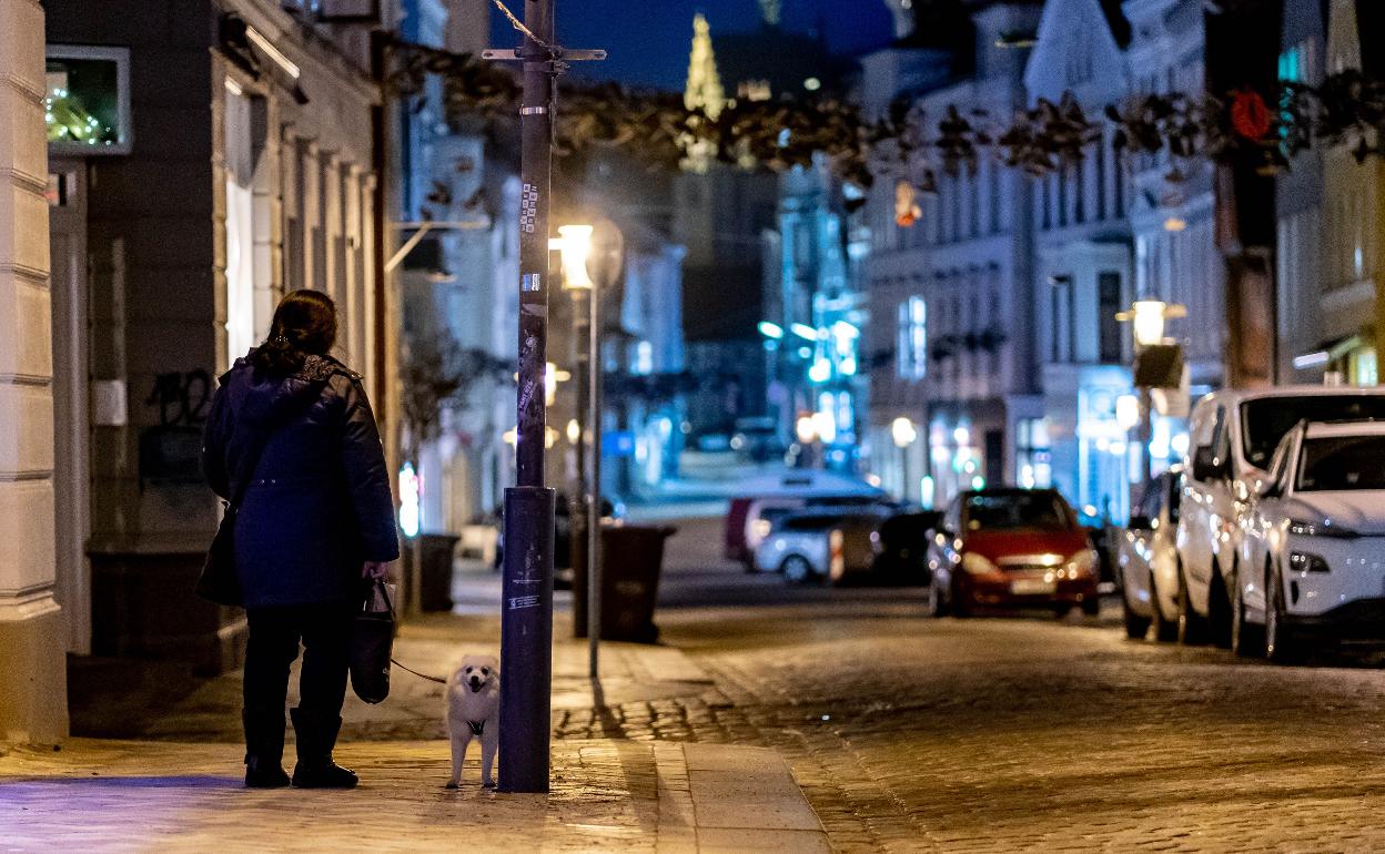Calles casi vacías en localidad alemana de Flensburg.