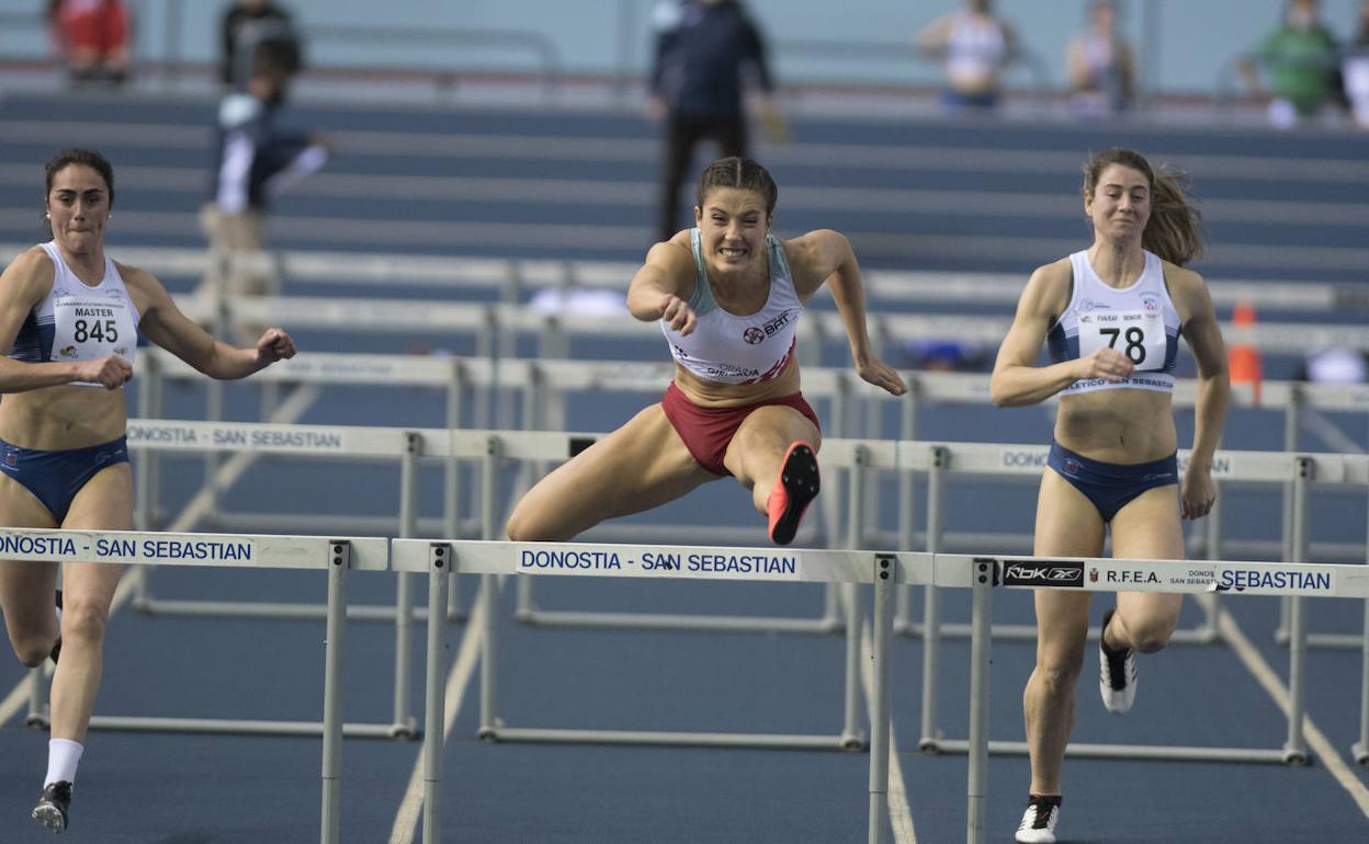 Teresa Errandonea, en el centro. 