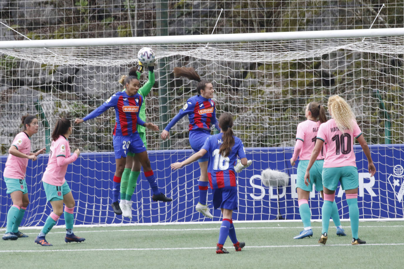 Las eibarresas han luchado frente a un rival que ha mostrado su efectividad 
