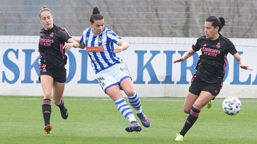 La Real Sociedad venció en casa al Real Madrid por tres goles a uno con remontada incluida para apurar una de las últimas oportunidades de las realistas para luchar por los puestos que dan acceso a competición continental. 