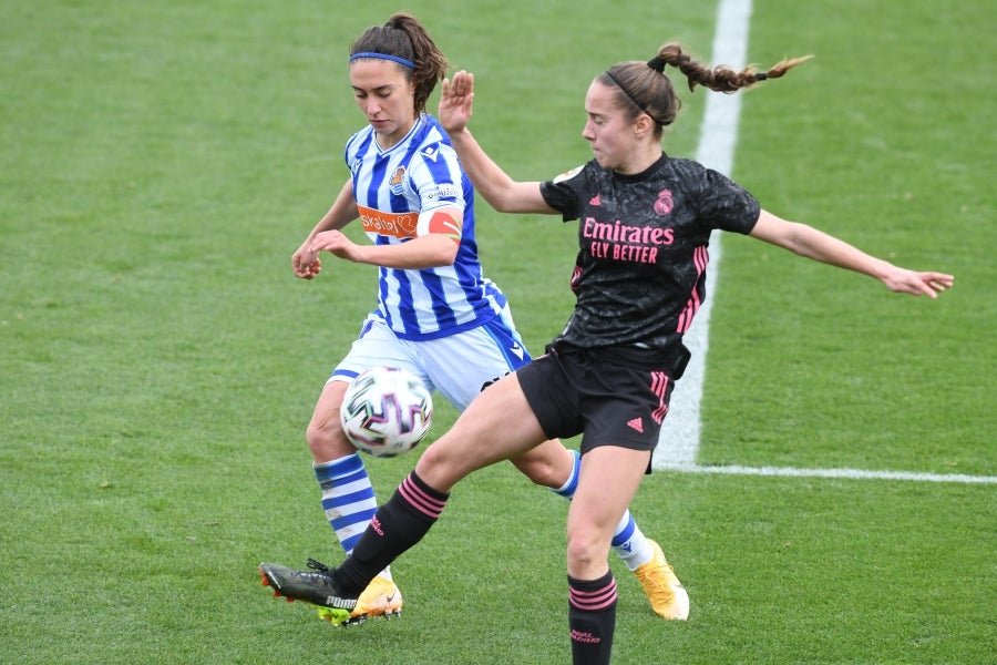 La Real Sociedad venció en casa al Real Madrid por tres goles a uno con remontada incluida para apurar una de las últimas oportunidades de las realistas para luchar por los puestos que dan acceso a competición continental. 