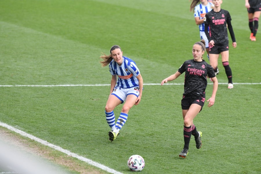La Real Sociedad venció en casa al Real Madrid por tres goles a uno con remontada incluida para apurar una de las últimas oportunidades de las realistas para luchar por los puestos que dan acceso a competición continental. 