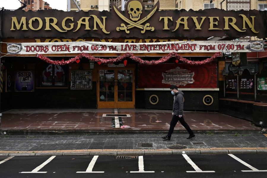 El anuncio de la reactivación de los viajes del Imserso y la apertura del Reino Unido a partir de mayo alienta la esperanza del sector hotelero y la restauración