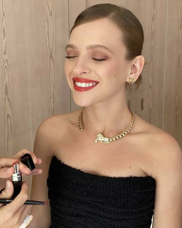 Este ha sido el 'top 10' de los estilismos más destacados de unos Globos de Oro 2021 virtuales, rodeados de polémica y sin alfombra roja. ¿Qué os parece?