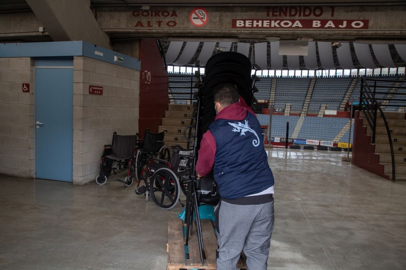 Illunbe ya se está preparando para que a partir de mañana se comienza a vacuna en su interior a docentes y responsables de comedores menores de 55 años