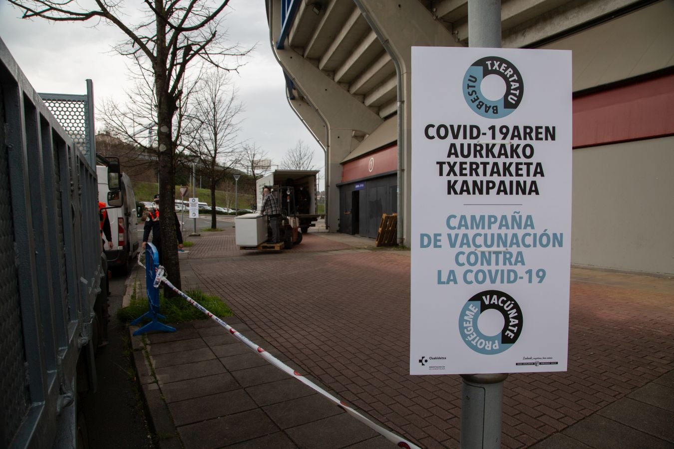 Illunbe ya se está preparando para que a partir de mañana se comienza a vacuna en su interior a docentes y responsables de comedores menores de 55 años